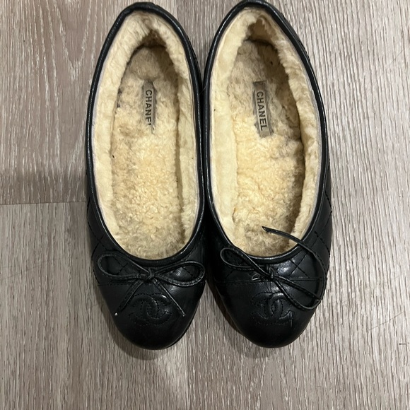 CHANEL Shoes - Chanel Lined Flats